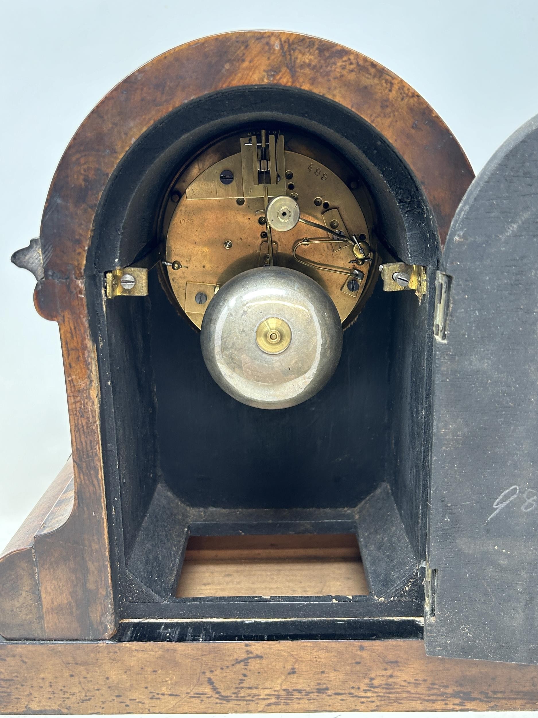 A mantel clock, by Aubert & Co, with an eight day movement, in a walnut case, 25 cm high - Image 4 of 5