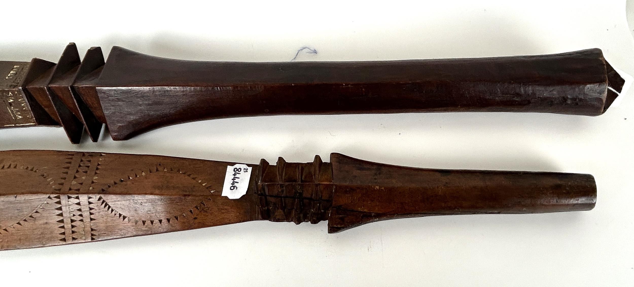 A carved Oceanic club, 107 cm, and another, 68 cm - Image 4 of 4