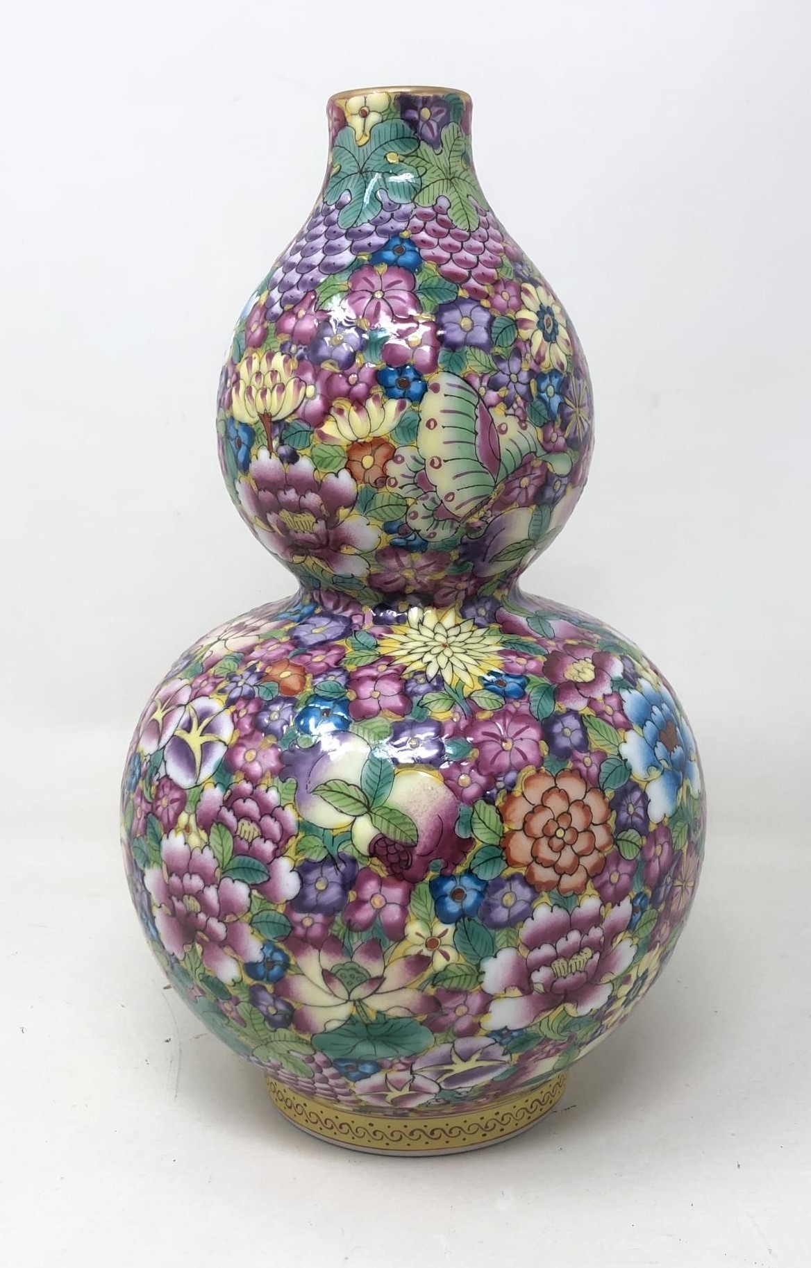 A Chinese one thousand flower double gourd vase, character mark to base, 22 cm high - Image 2 of 4