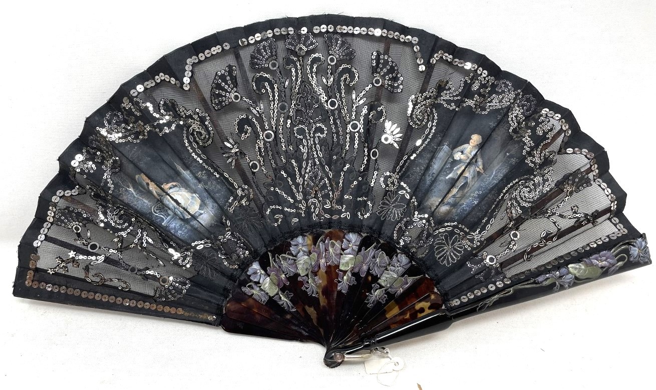 A mother of pearl fan, the lace painted flowers, 18 cm and three other fans (4) - Image 5 of 12