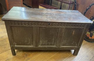 An oak coffer, 130 cm wide