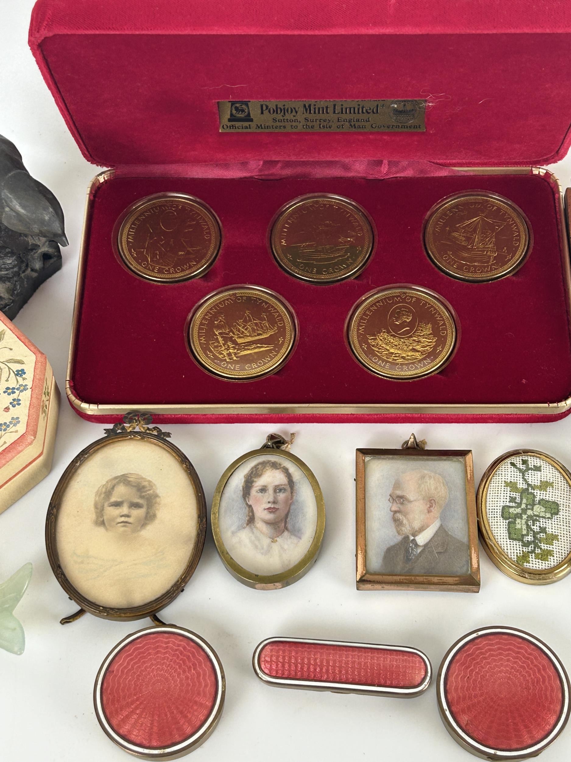 A gilt metal and enamel box, a set of coins and other items - Image 3 of 4