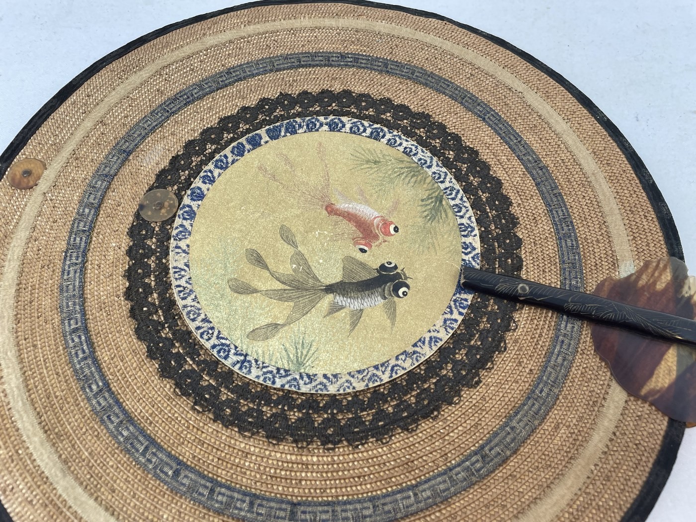 A Japanese fan, decorated fish, 40 cm - Image 2 of 6