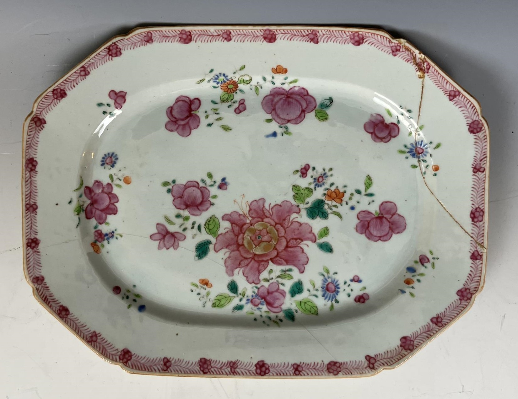 A Chinese blue and white tureen and cover, 30 cm, four bowls, and an octagonal plate (box) All items - Image 6 of 6