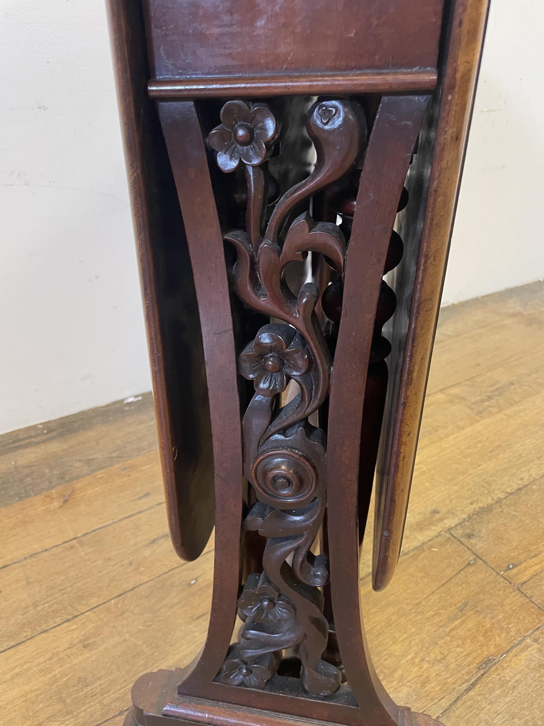 A 19th century mahogany Sutherland table, 77 cm wide - Image 2 of 3