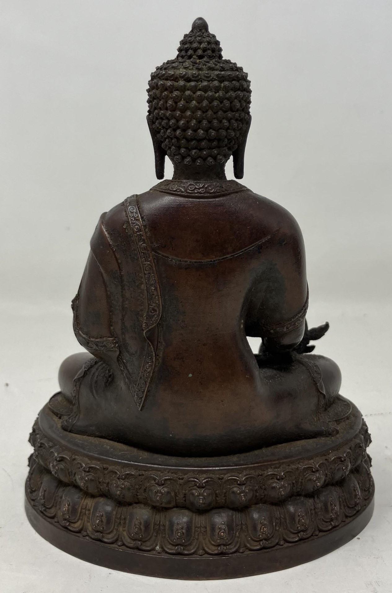 A Chinese bronze Buddha, 15 cm high good condition, no faults found - Image 2 of 3