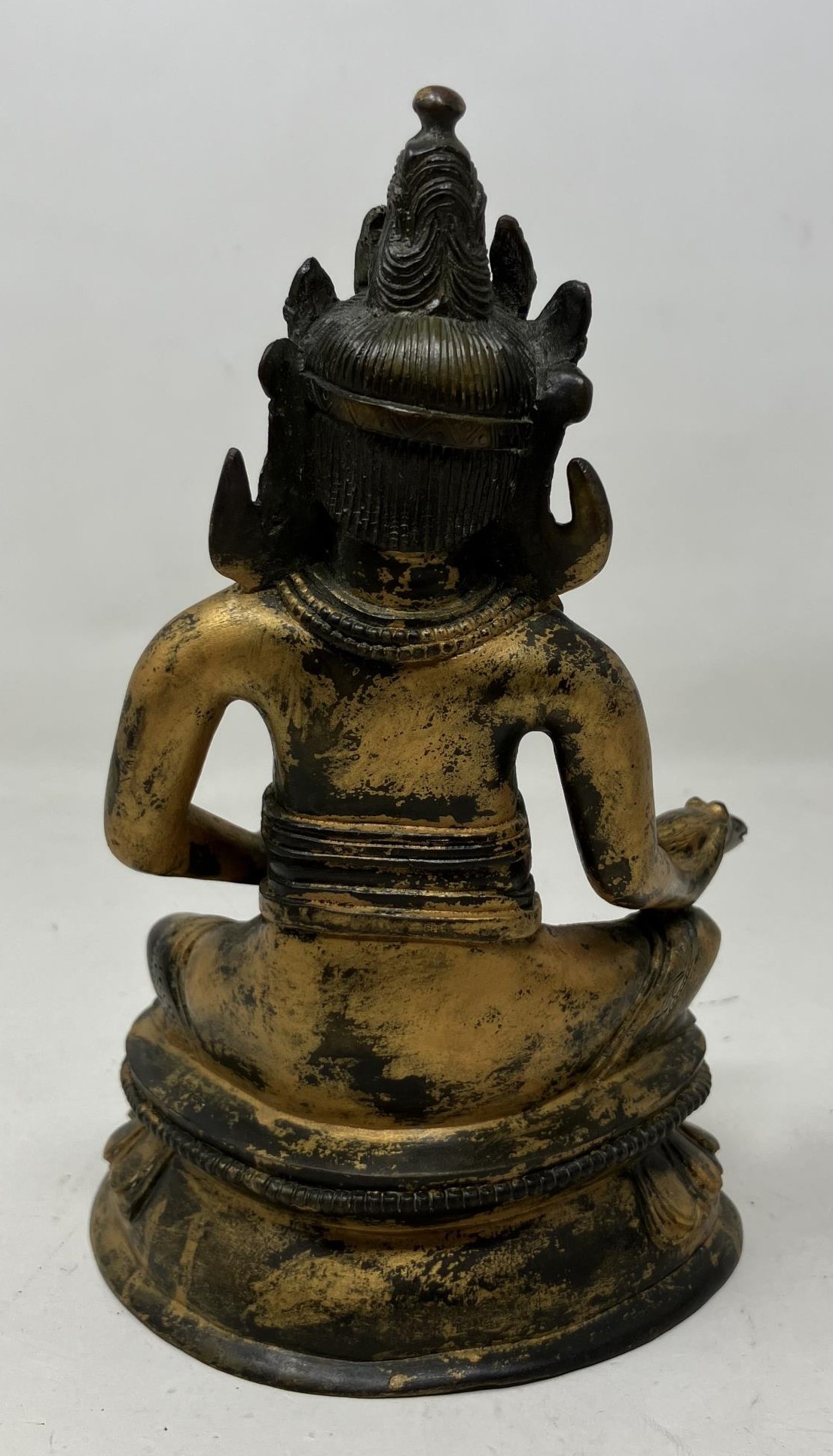 A gilt bronze Buddha, 15 cm high - Image 2 of 3