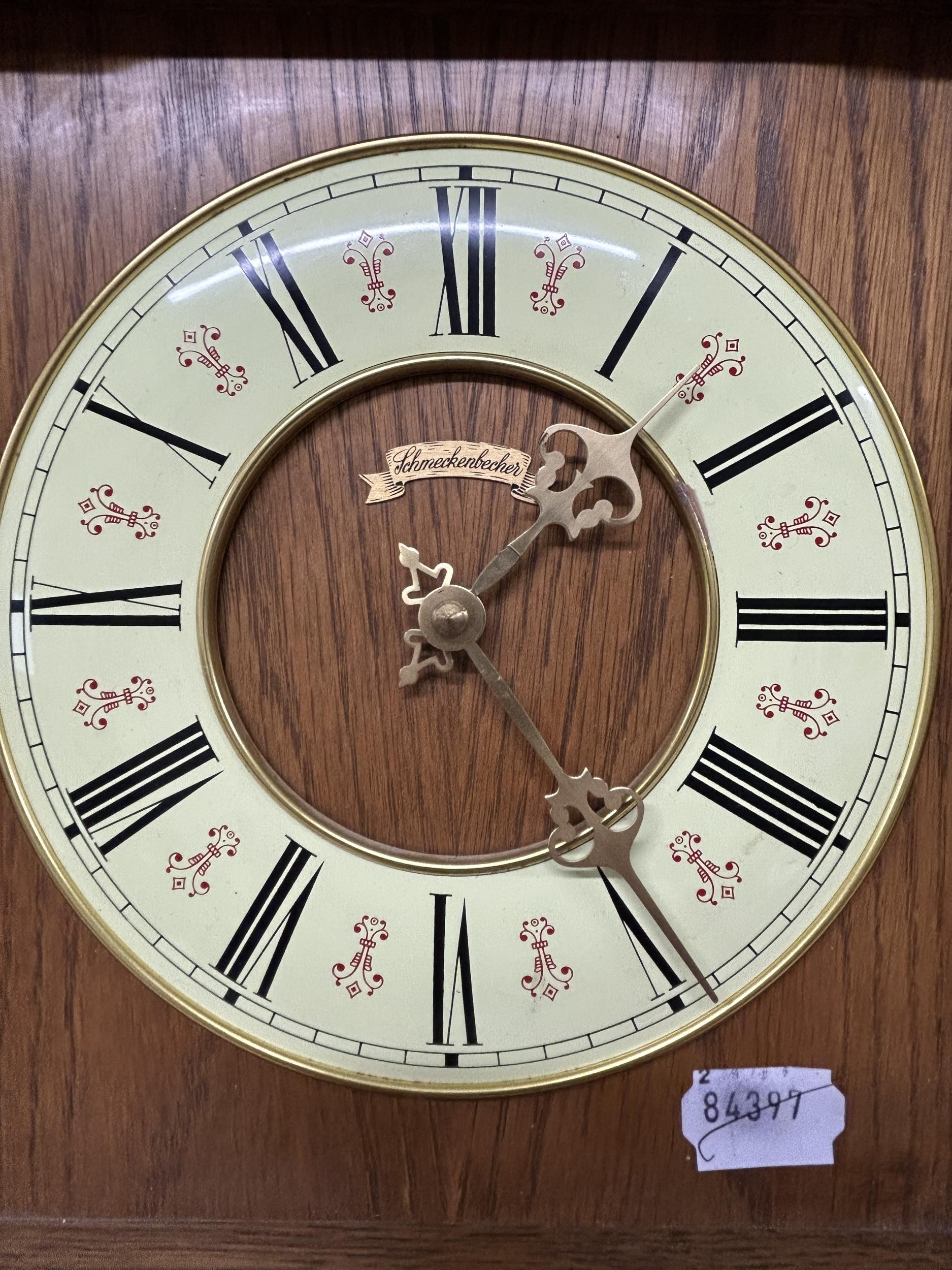 A modern wall clock, in an oak case - Image 2 of 5