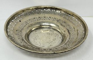 A sterling silver pierced dish 2.8 ozt