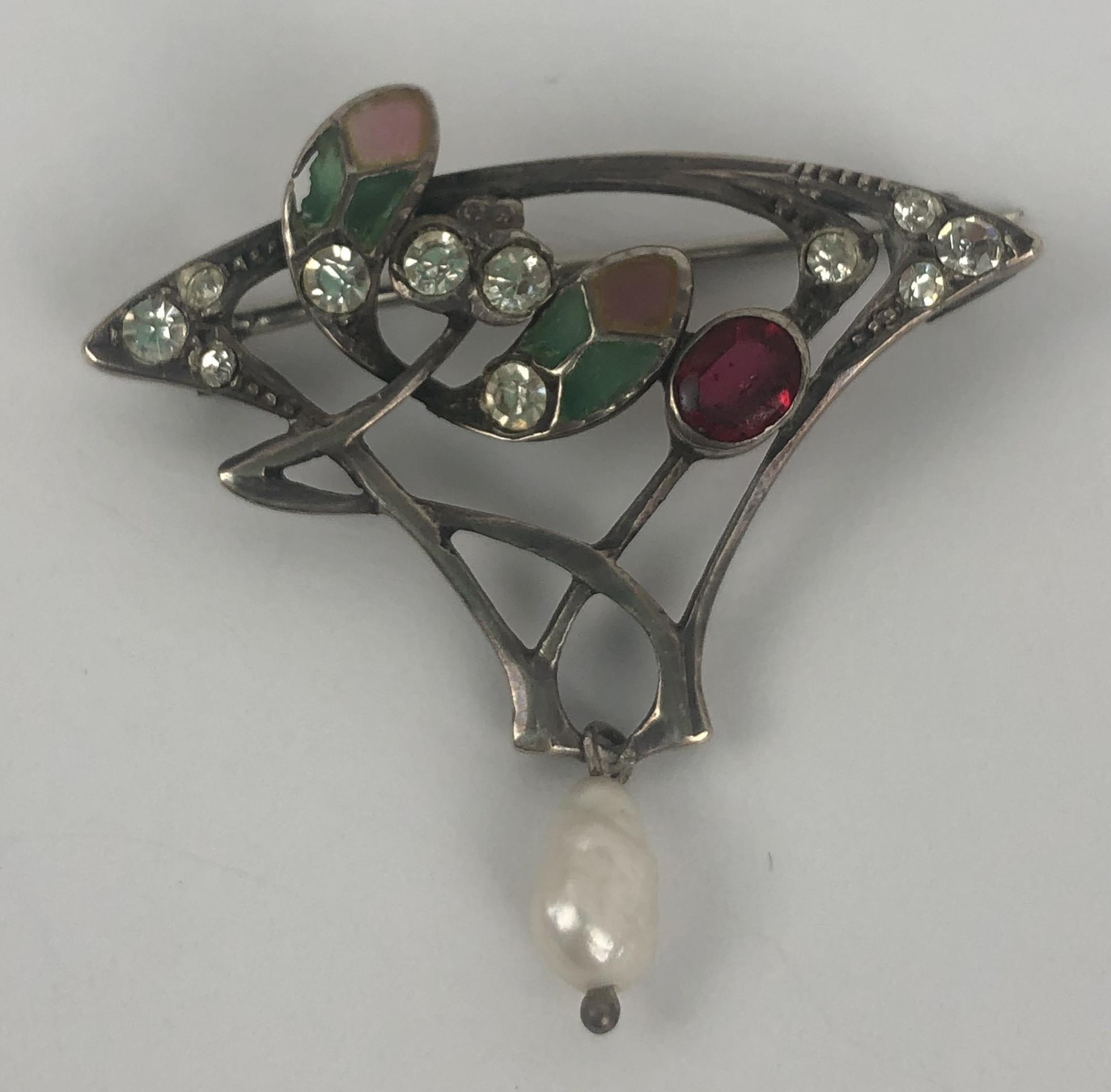 An Art Nouveau style silver and paste set brooch, and an Art Nouveau style silver and shell necklace - Image 2 of 8