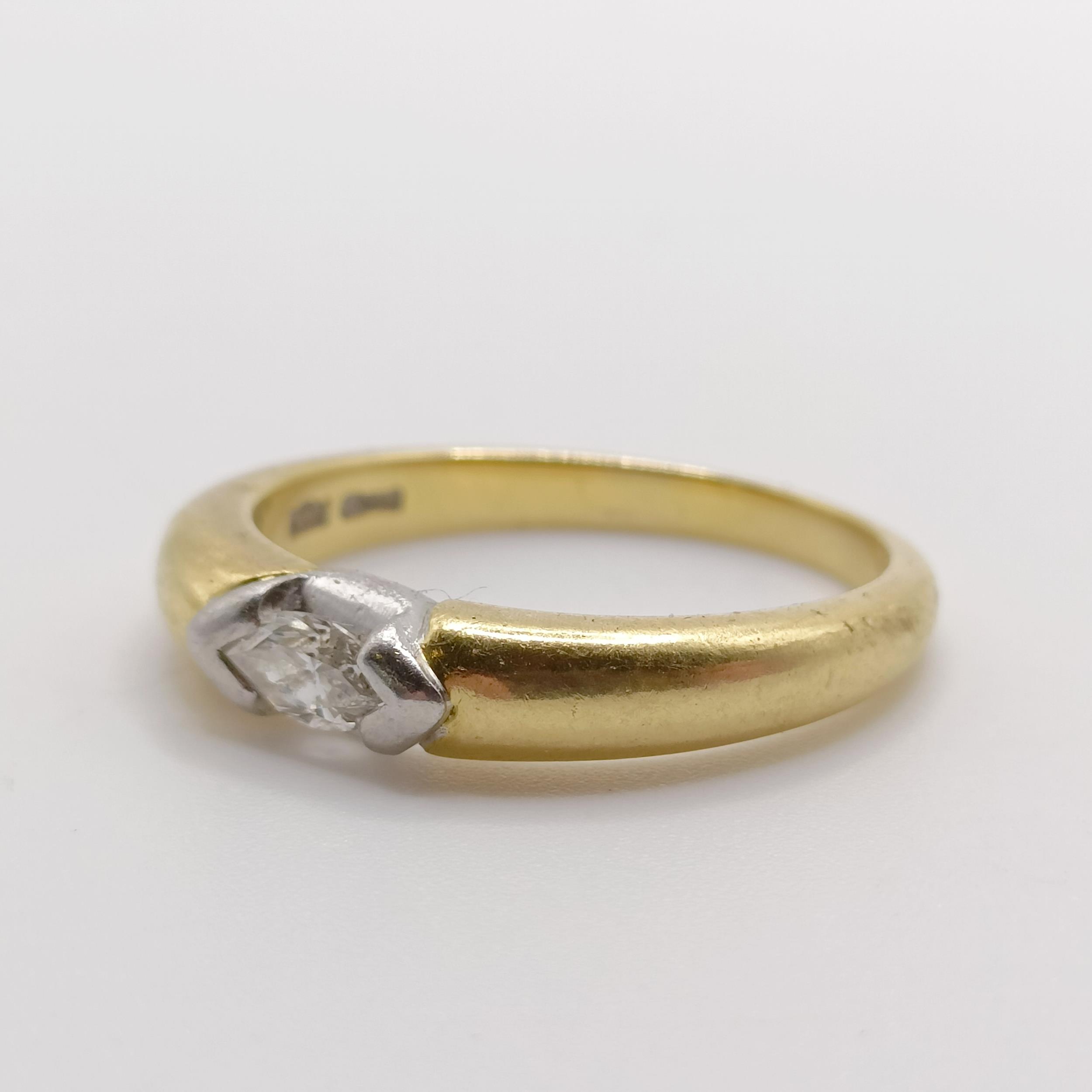 An 18ct gold and marquise cut diamond solitaire ring, ring size O - Bild 2 aus 5