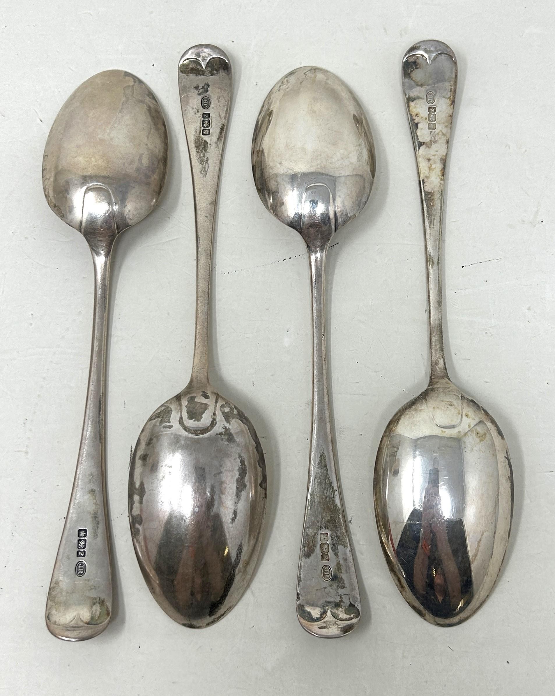 A set of four Victorian Old English pattern serving spoons, by John Rounde & Son Ltd, London 1892, - Bild 3 aus 7