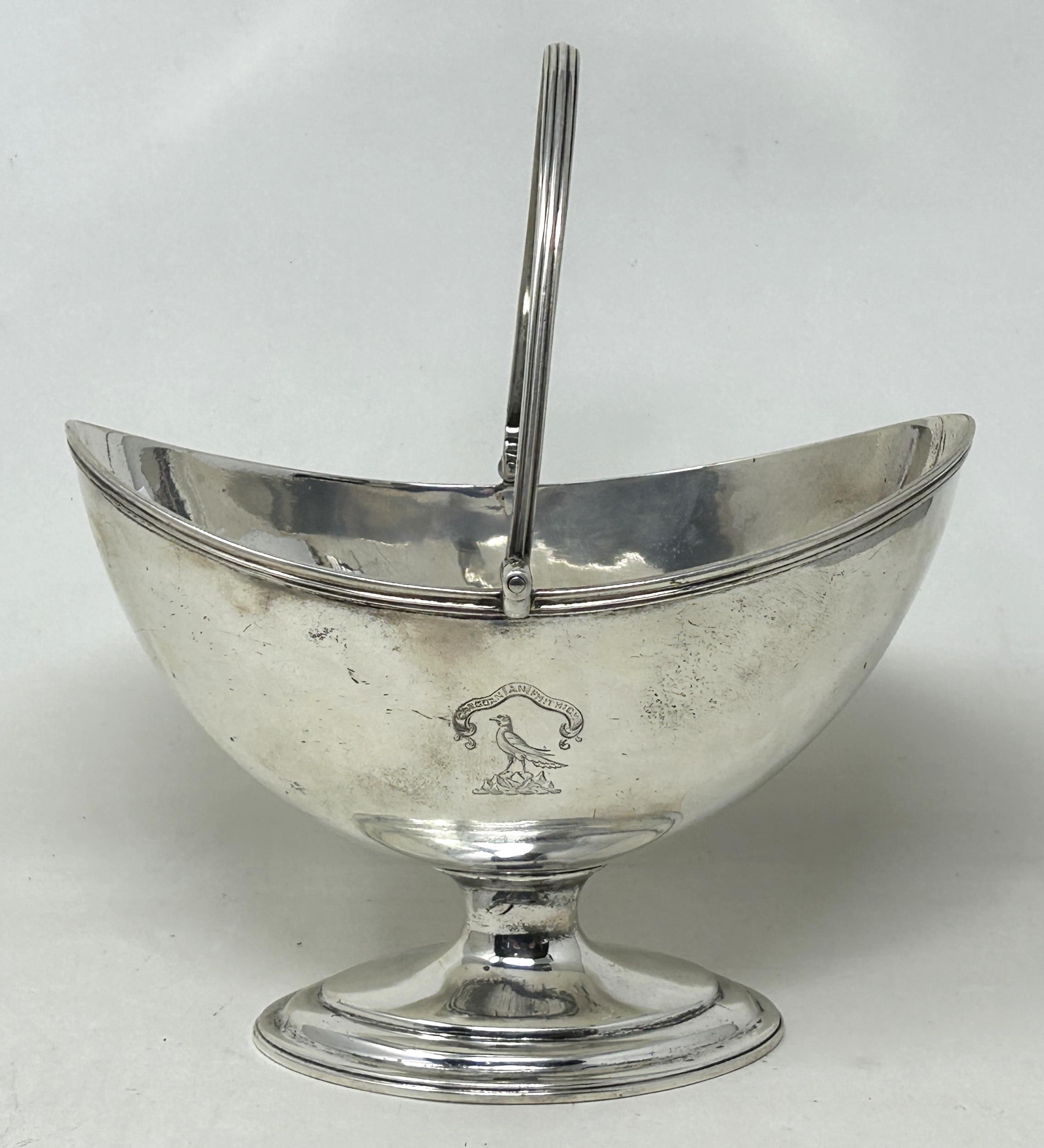 A George III silver swing handle sugar bowl, London 1786, 8.73 ozt - Image 3 of 4