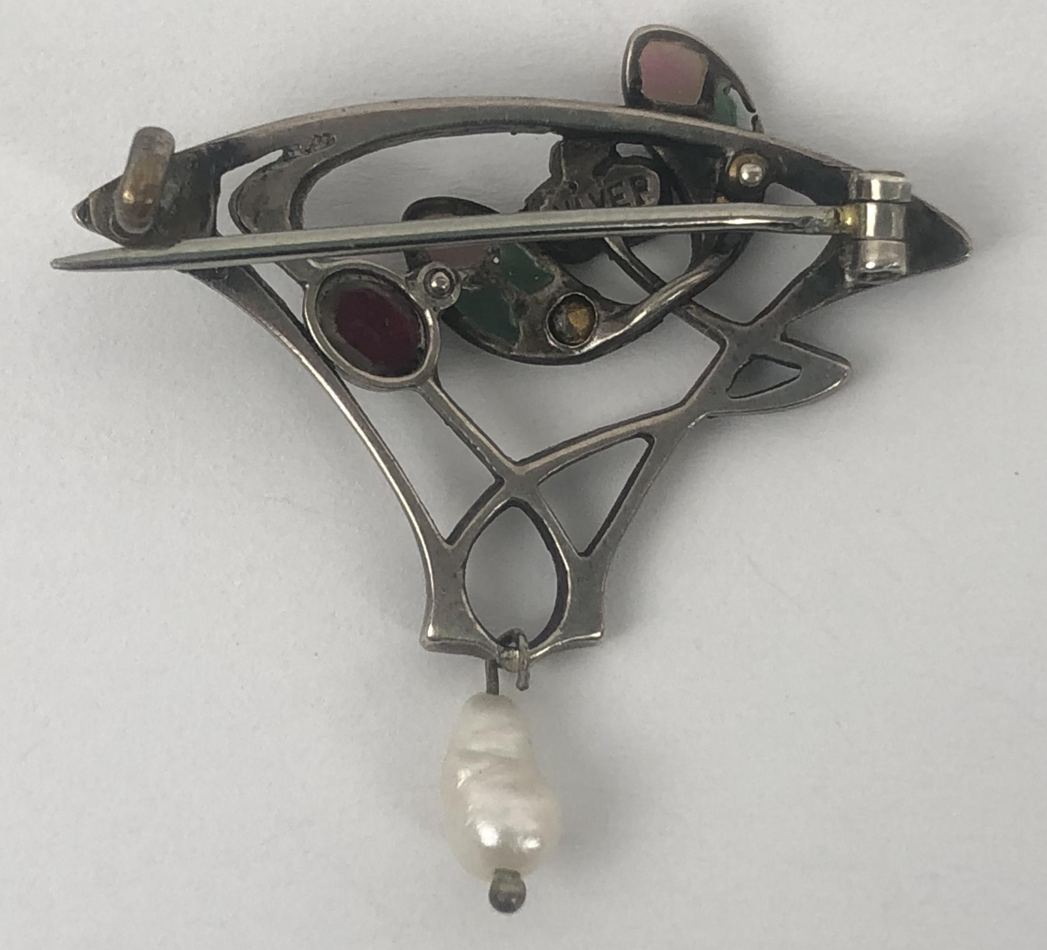 An Art Nouveau style silver and paste set brooch, and an Art Nouveau style silver and shell necklace - Image 4 of 8