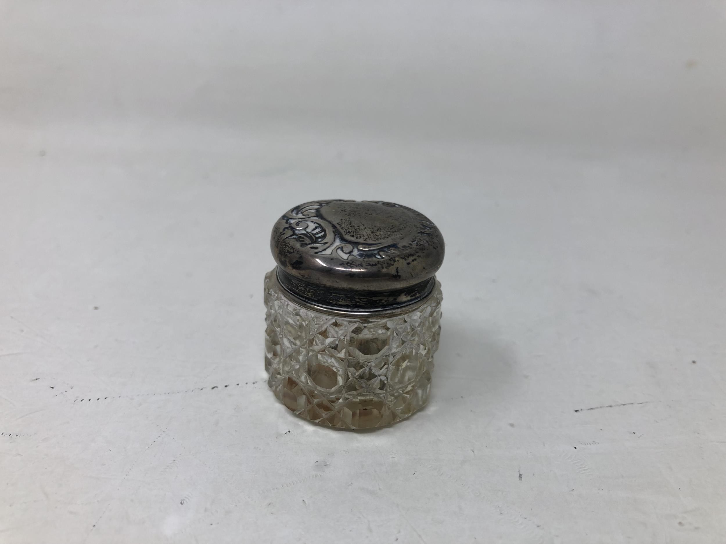 A pair of silver salts, a pepper pot, two napkin rings, a fork and spoon 6.6 ozt, a silver backed - Image 17 of 20