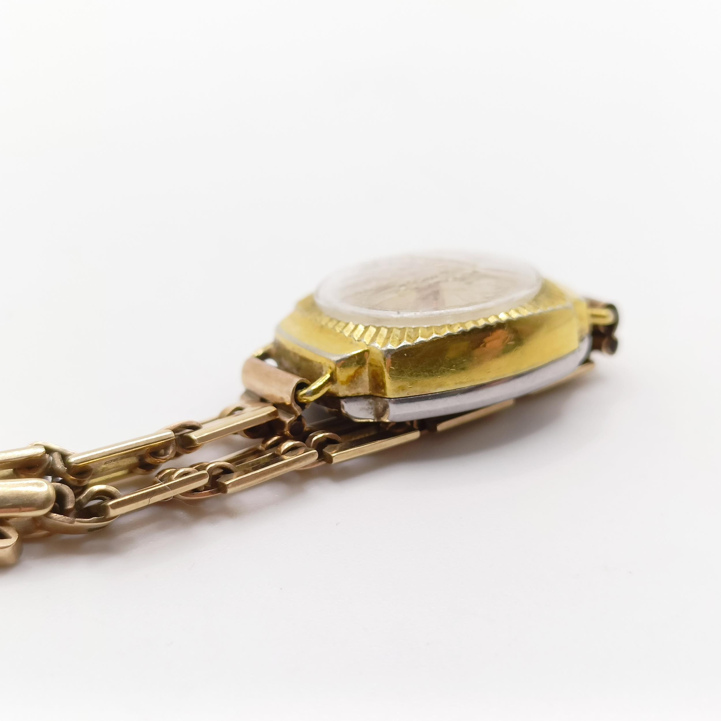 A 9ct gold chain, 3.3 g, and a ladies Giroxa wristwatch, on a 9ct gold strap (2) Gold chain - Bild 6 aus 9