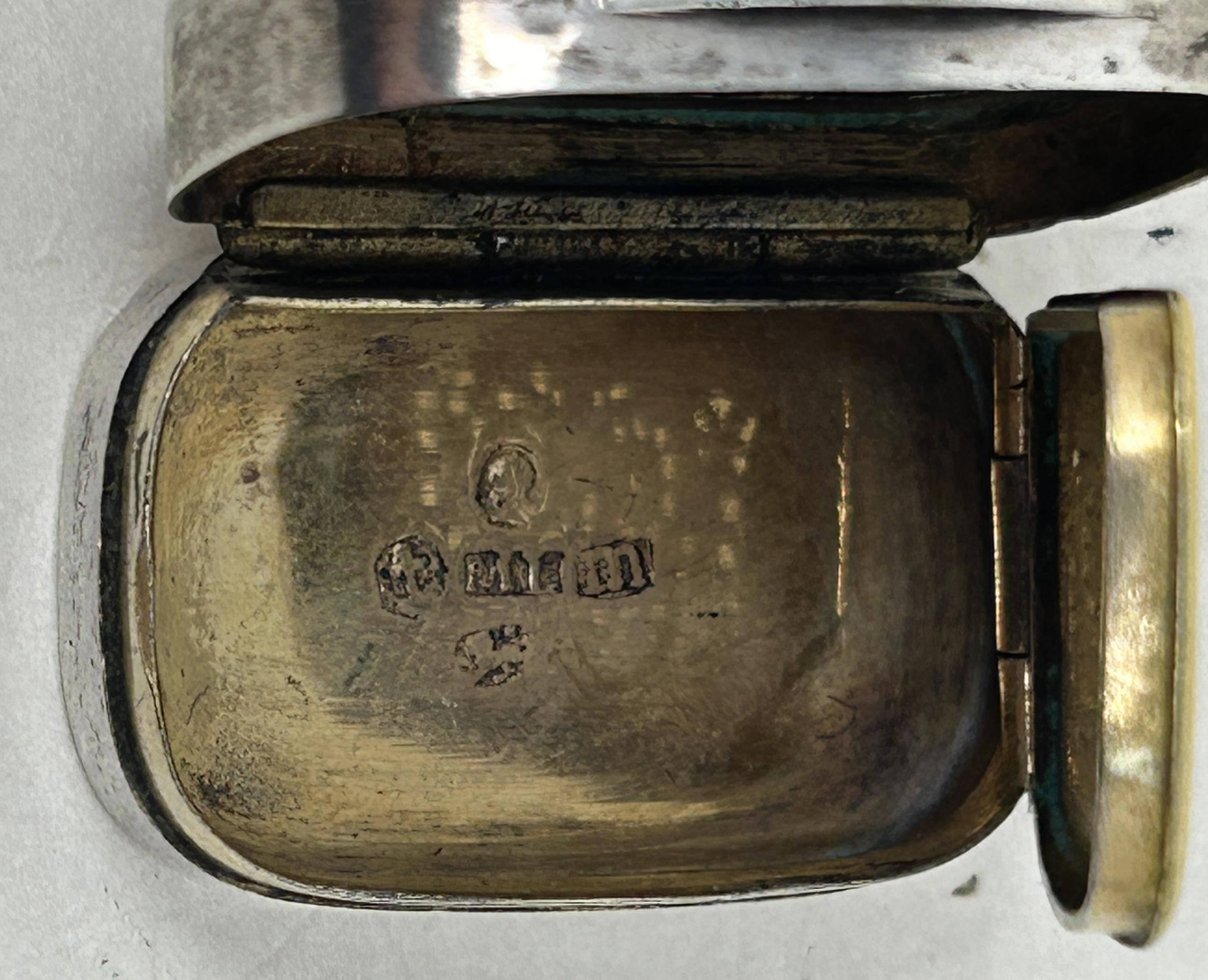 A 19th century silver vinaigrette, marks rubbed, another, and a silver and enamel vinaigrette (3) - Image 4 of 5
