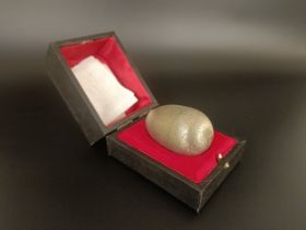 A silver gilt Easter egg, by Stuart Devlin, No 161, London 1979, 4.0 ozt, cased, with receipt