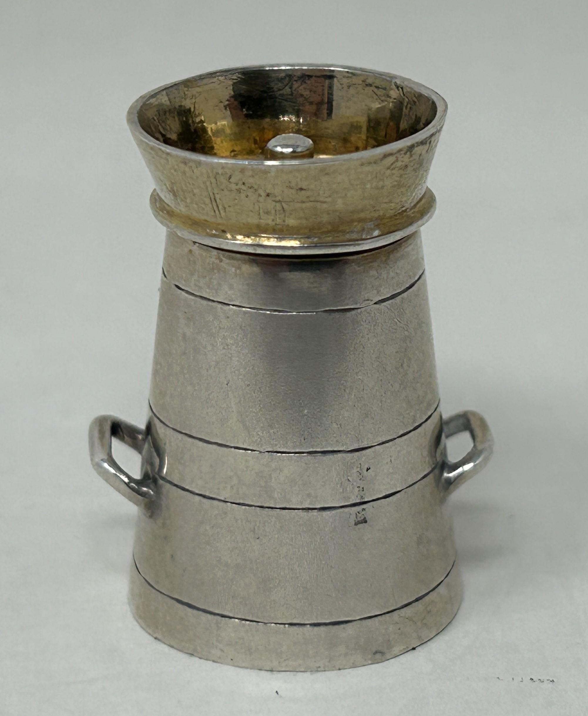 A Victorian silver novelty pepper, in the form of a milk churn, Chester 1877, 6.5 g