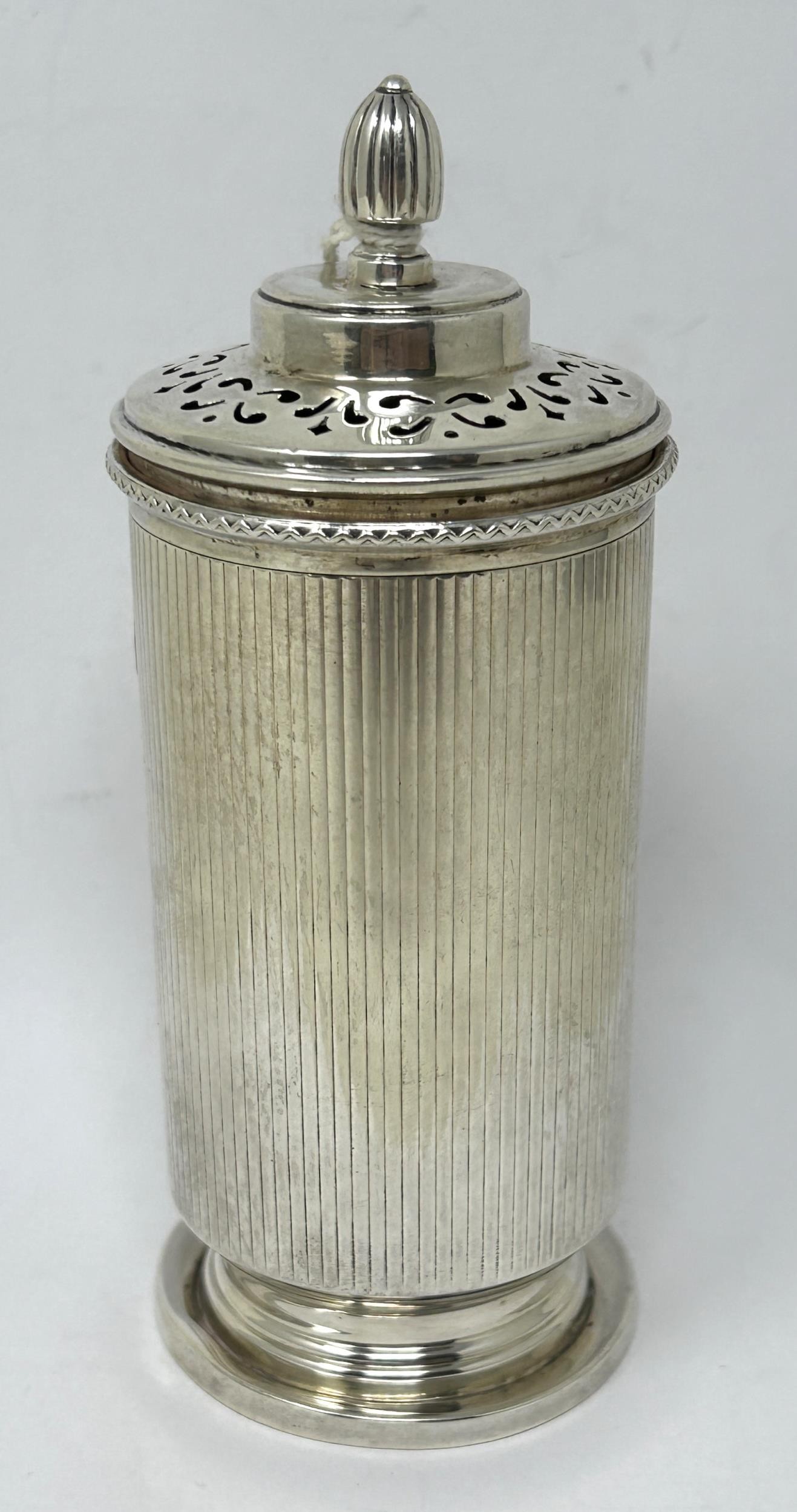 A George V silver sifter, Birmingham 1913, 4.5 ozt