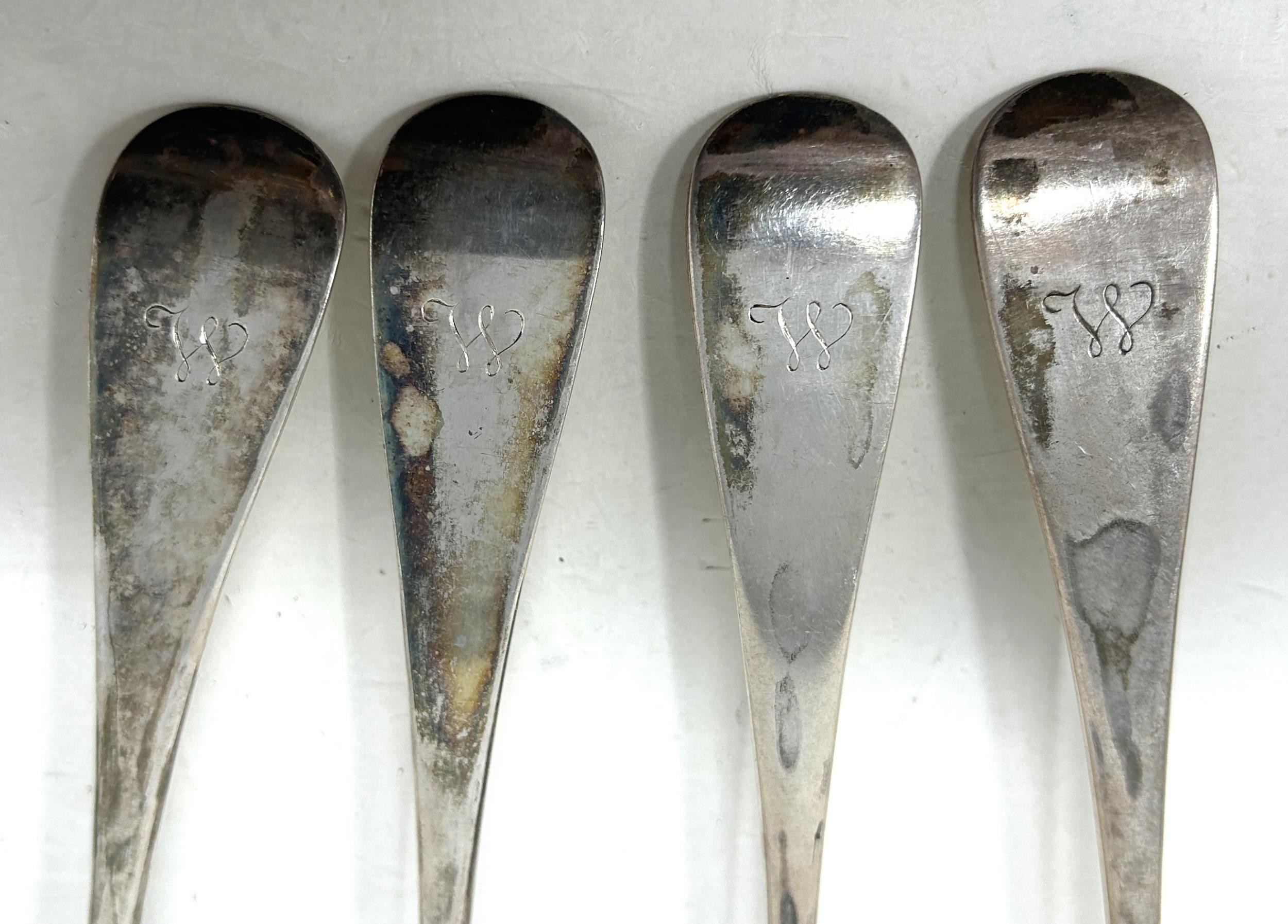 A set of four Victorian Old English pattern serving spoons, by John Rounde & Son Ltd, London 1892, - Bild 2 aus 7