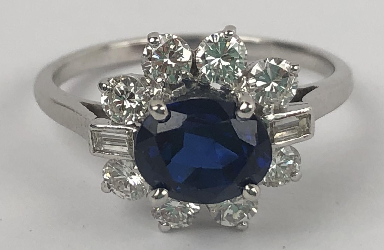 A sapphire and diamond cluster ring, ring size M - Image 2 of 5