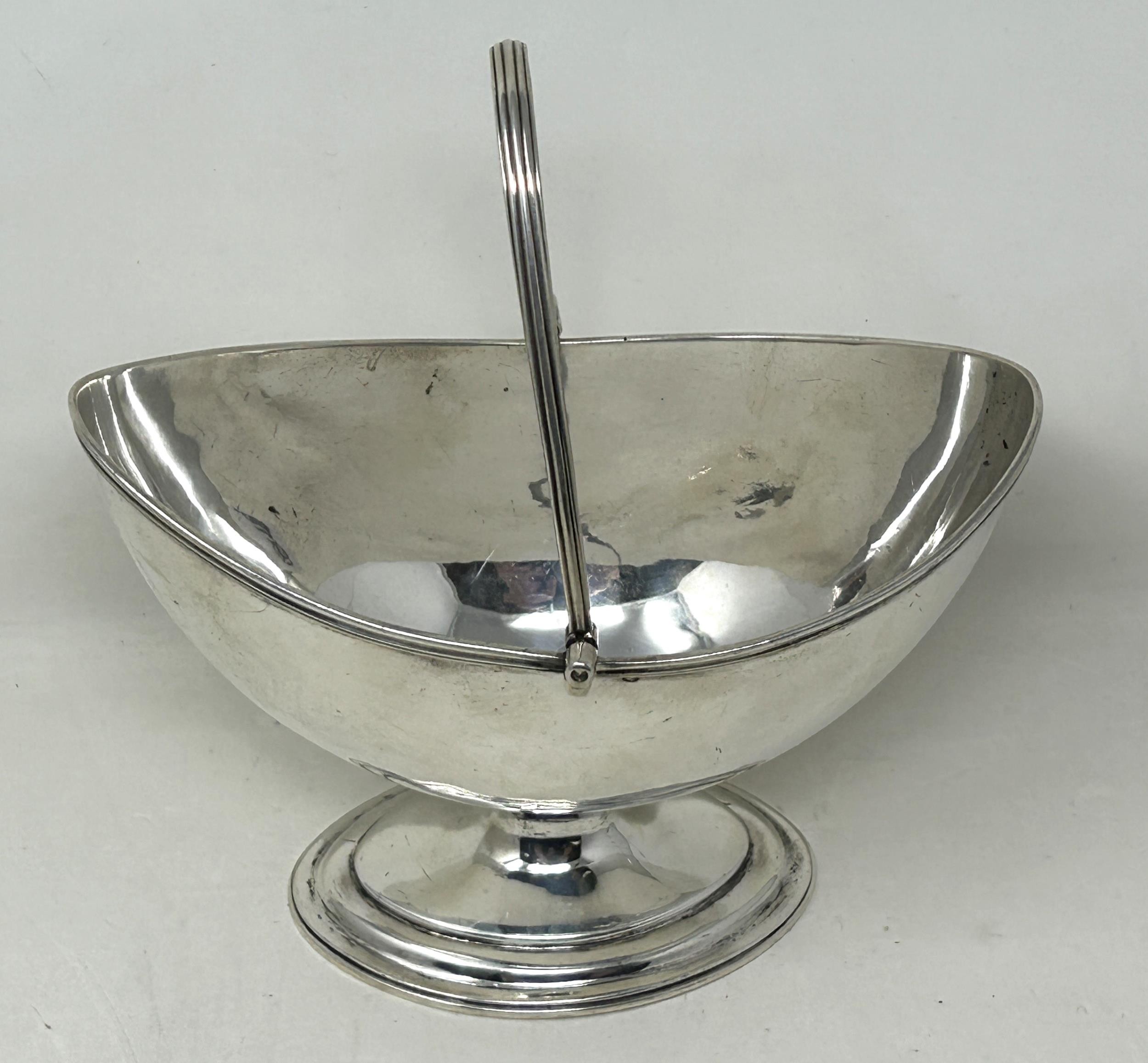 A George III silver swing handle sugar bowl, London 1786, 8.73 ozt - Image 2 of 4