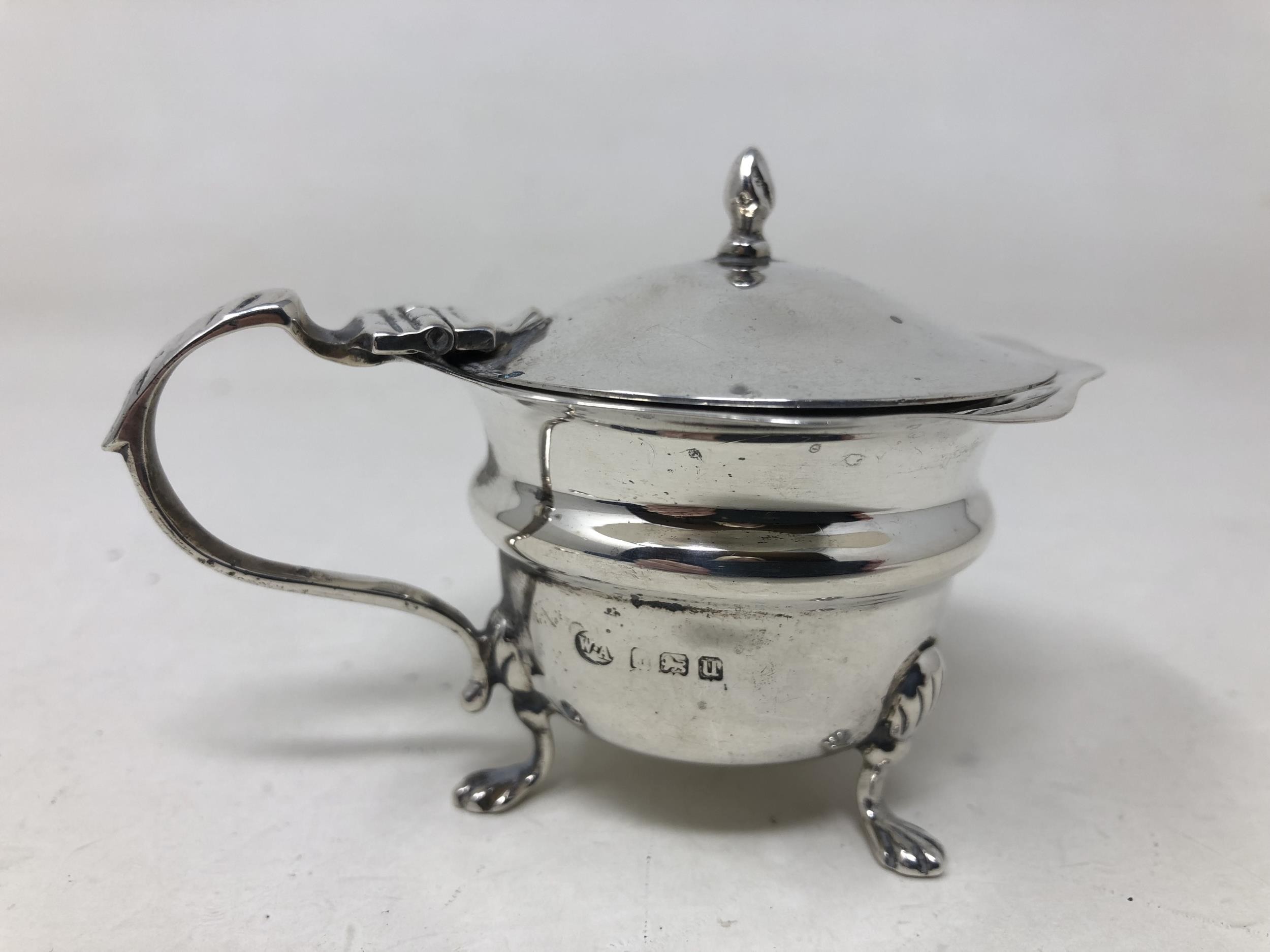 A pair of George V silver salts, with blue glass liners, another pair, a mustard pot and assorted - Image 7 of 8