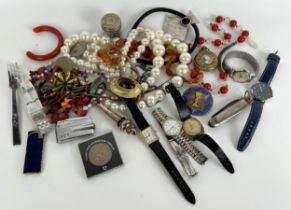 Assorted costume jewellery