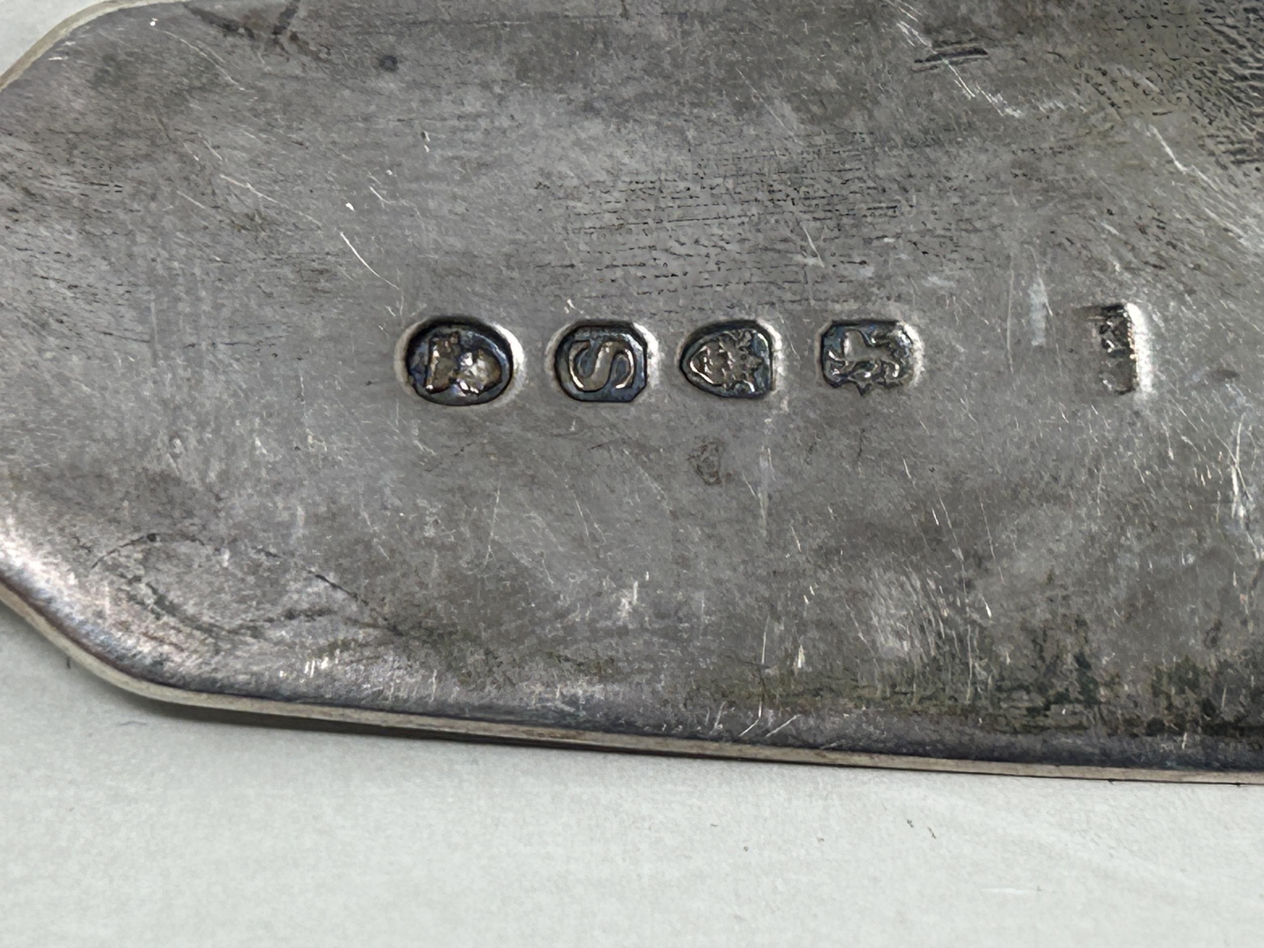 A George III silver fiddle pattern fish slice, with a pierced blade, decorated acorns, London - Image 5 of 5