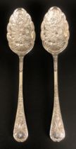 A pair of silver coloured metal berry spoons (2)
