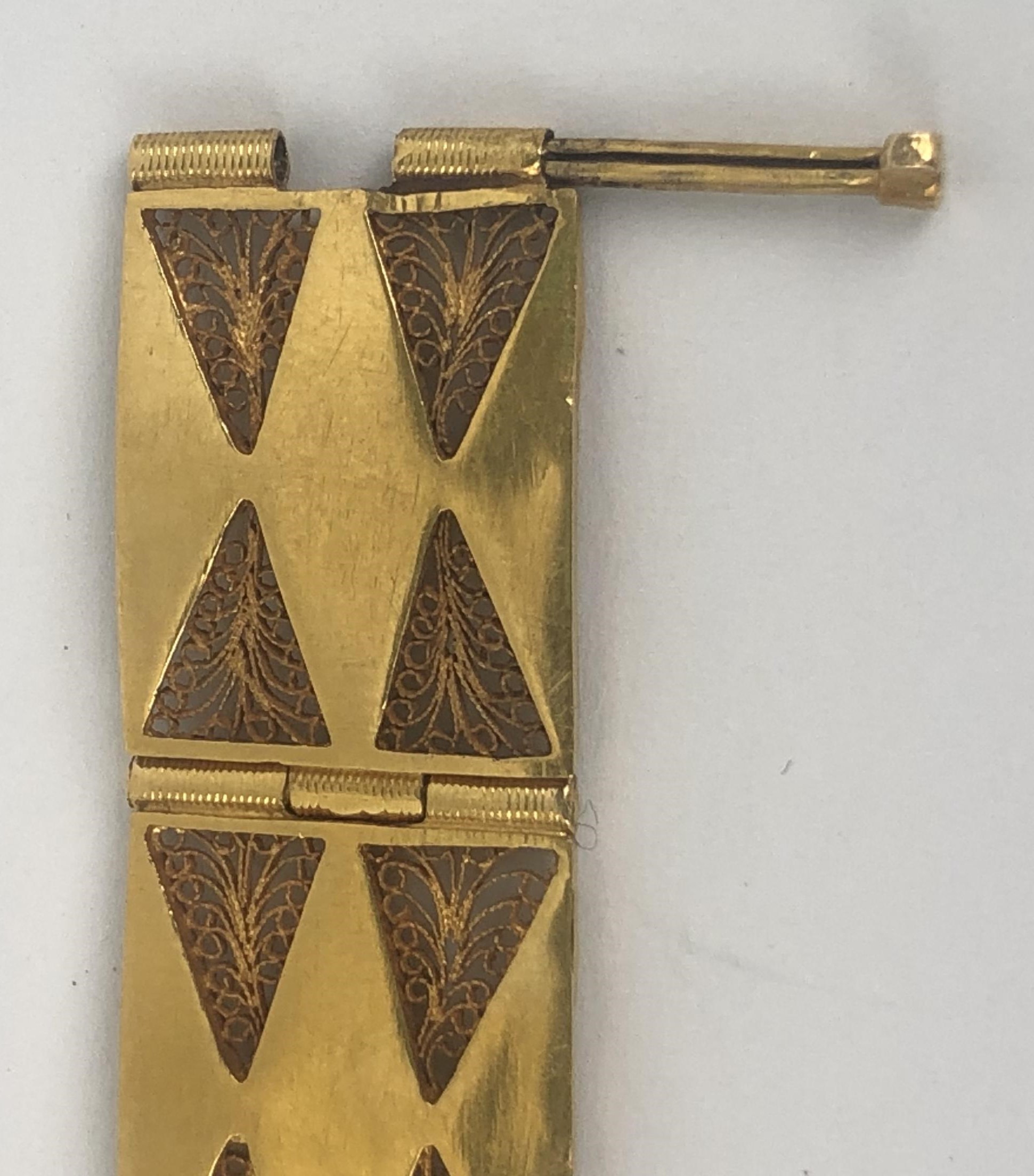 A 21ct gold bracelet, 17.8 g - Image 5 of 5