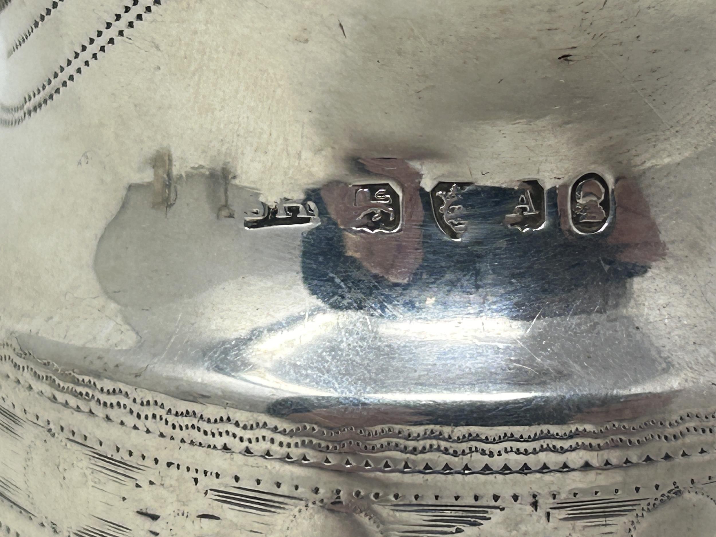 A George III silver cream jug, London 1796, 4 ozt - Image 4 of 5