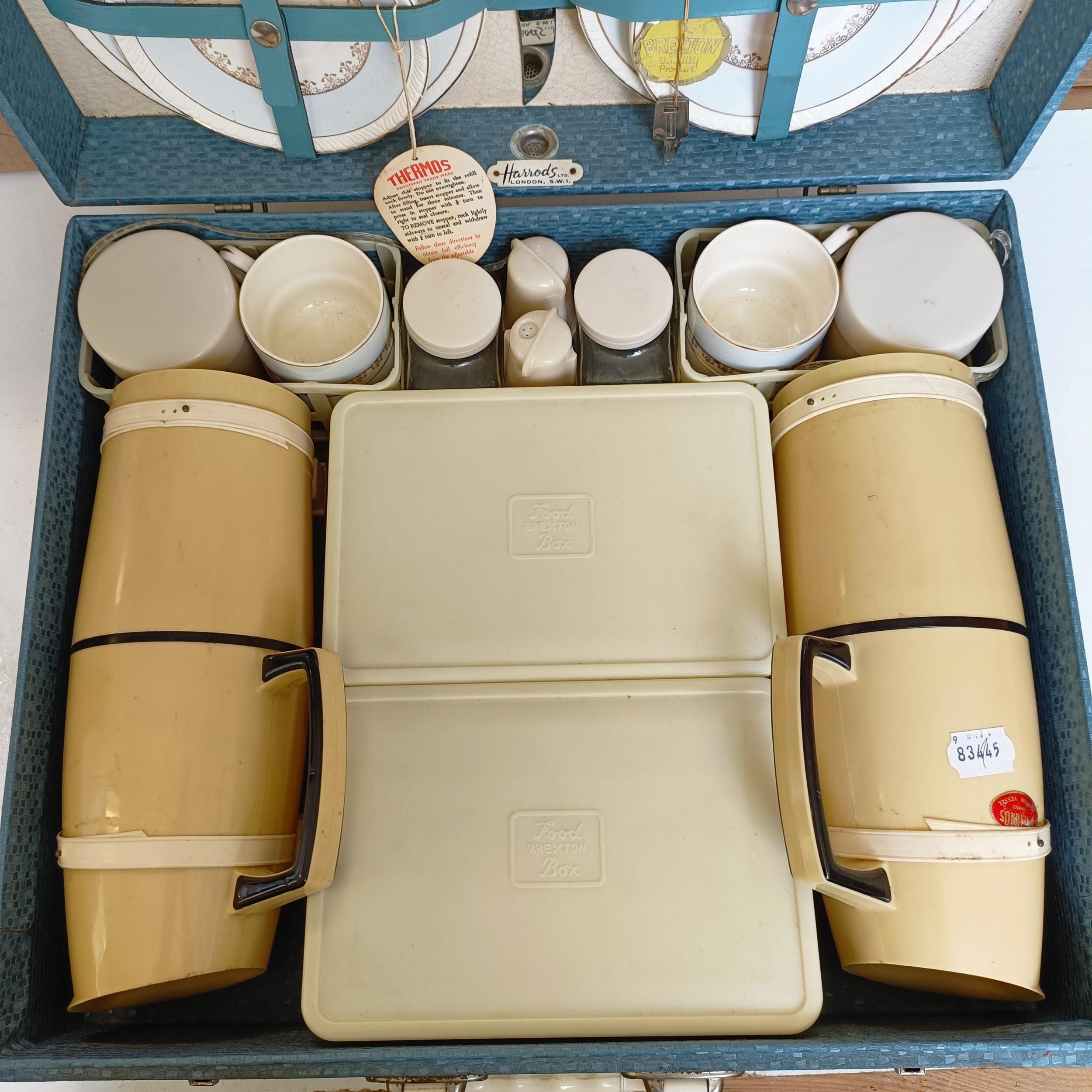 A Brexton picnic set, retailed by Harrods, virtually unused, 50 cm wide, a picnic set, in a case - Image 3 of 14