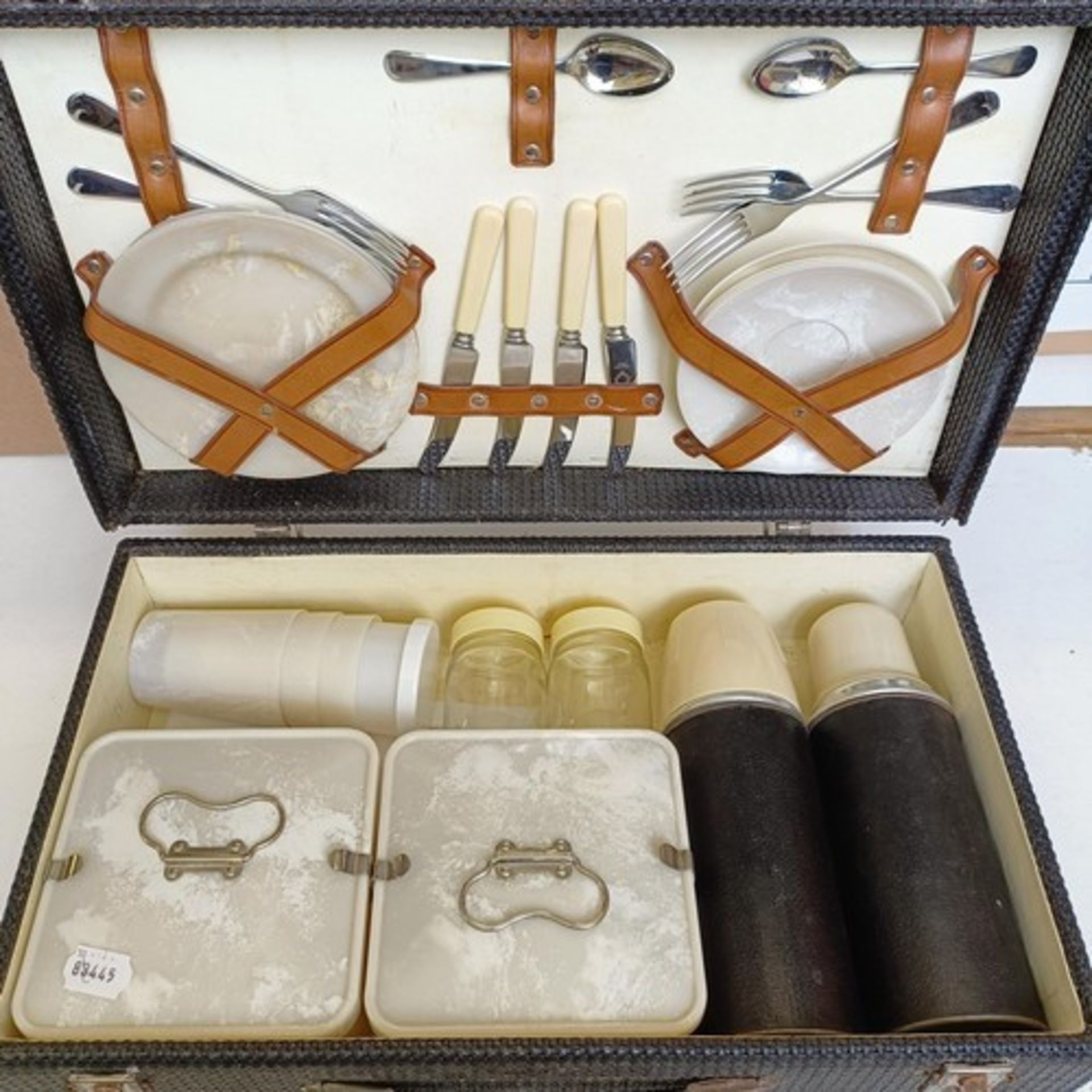 A Brexton picnic set, retailed by Harrods, virtually unused, 50 cm wide, a picnic set, in a case - Image 9 of 14