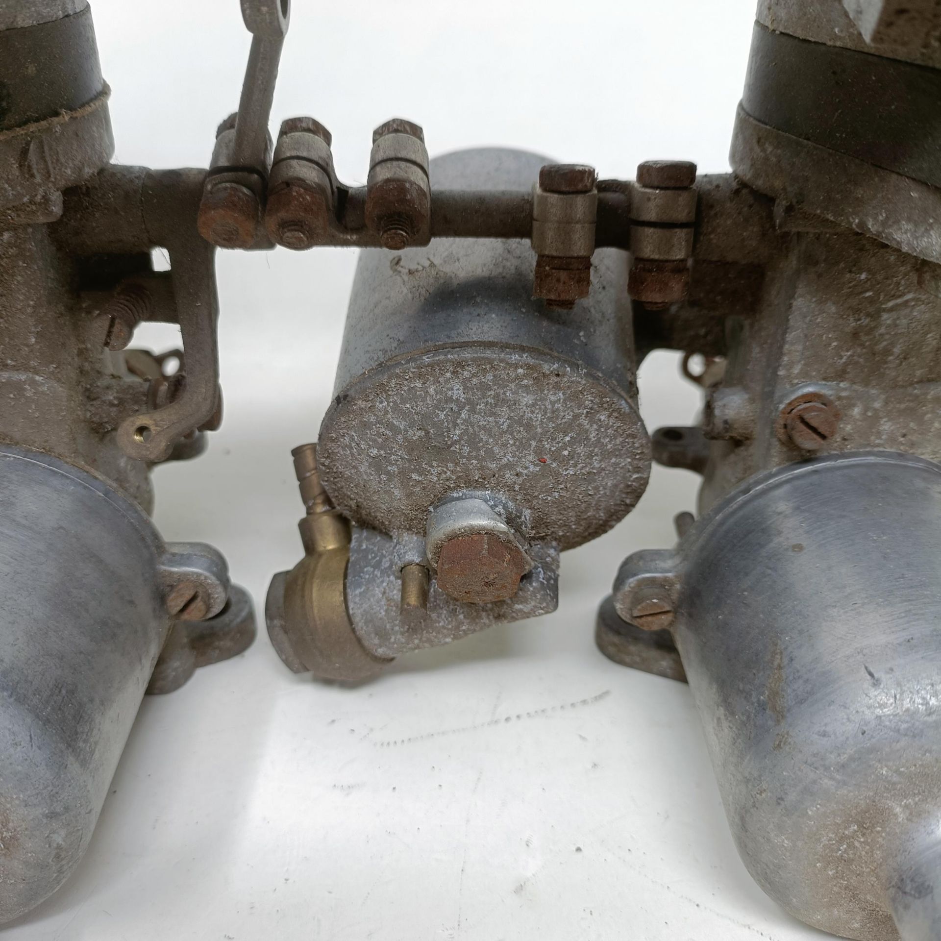 A pair of 1 1/4 inch SU carburettors, 6 inches between centres, on a manifold - Image 8 of 12