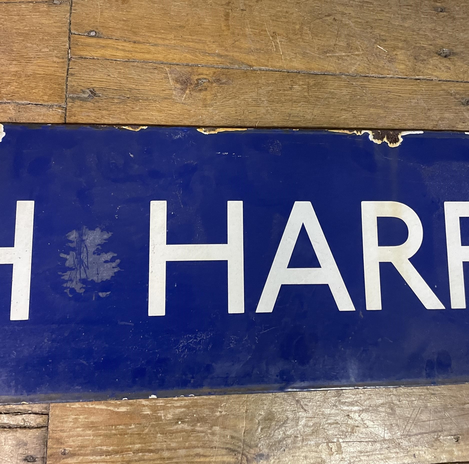 A London Underground enamel sign, North Harrow, 26 x 150 cm - Image 4 of 10