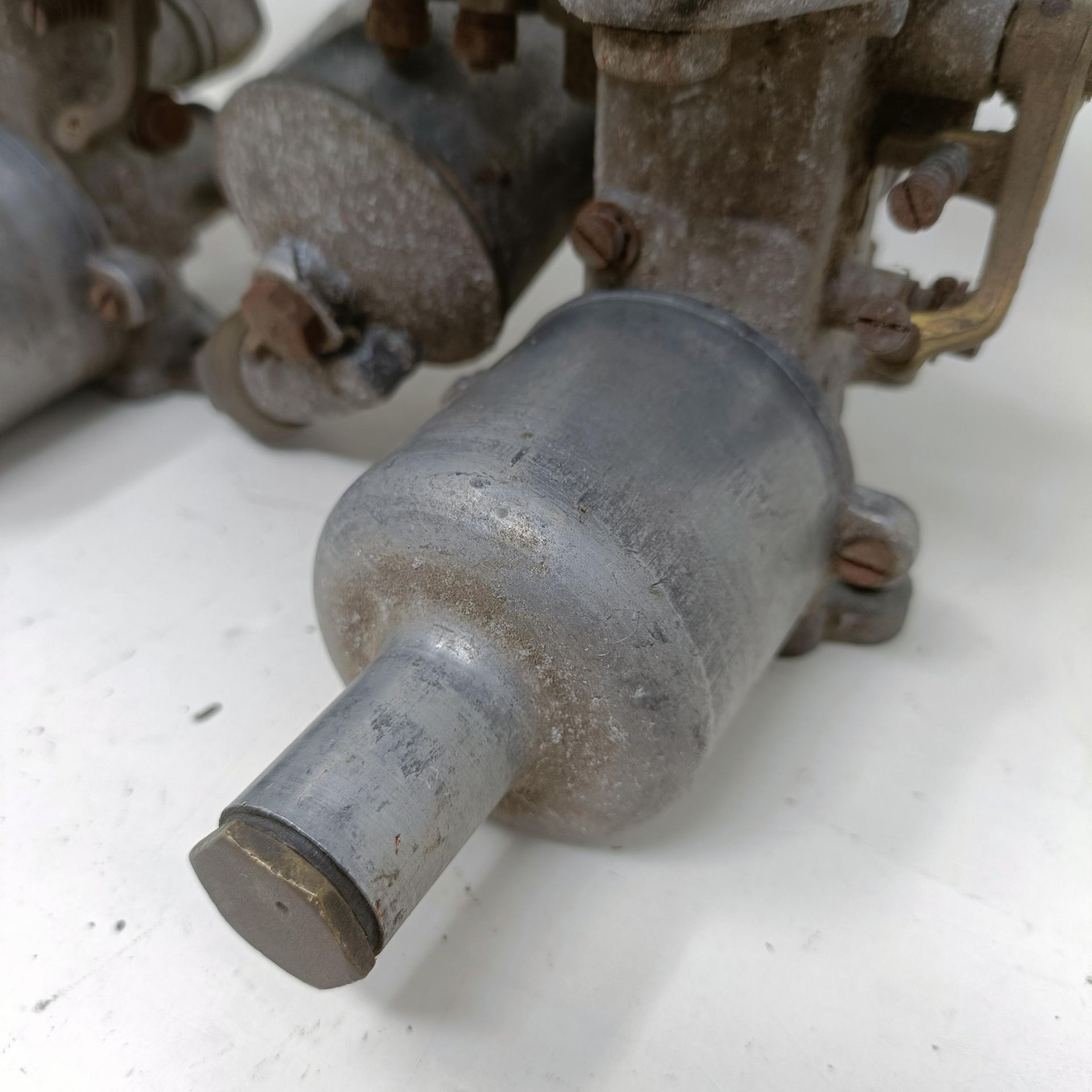 A pair of 1 1/4 inch SU carburettors, 6 inches between centres, on a manifold - Image 7 of 12