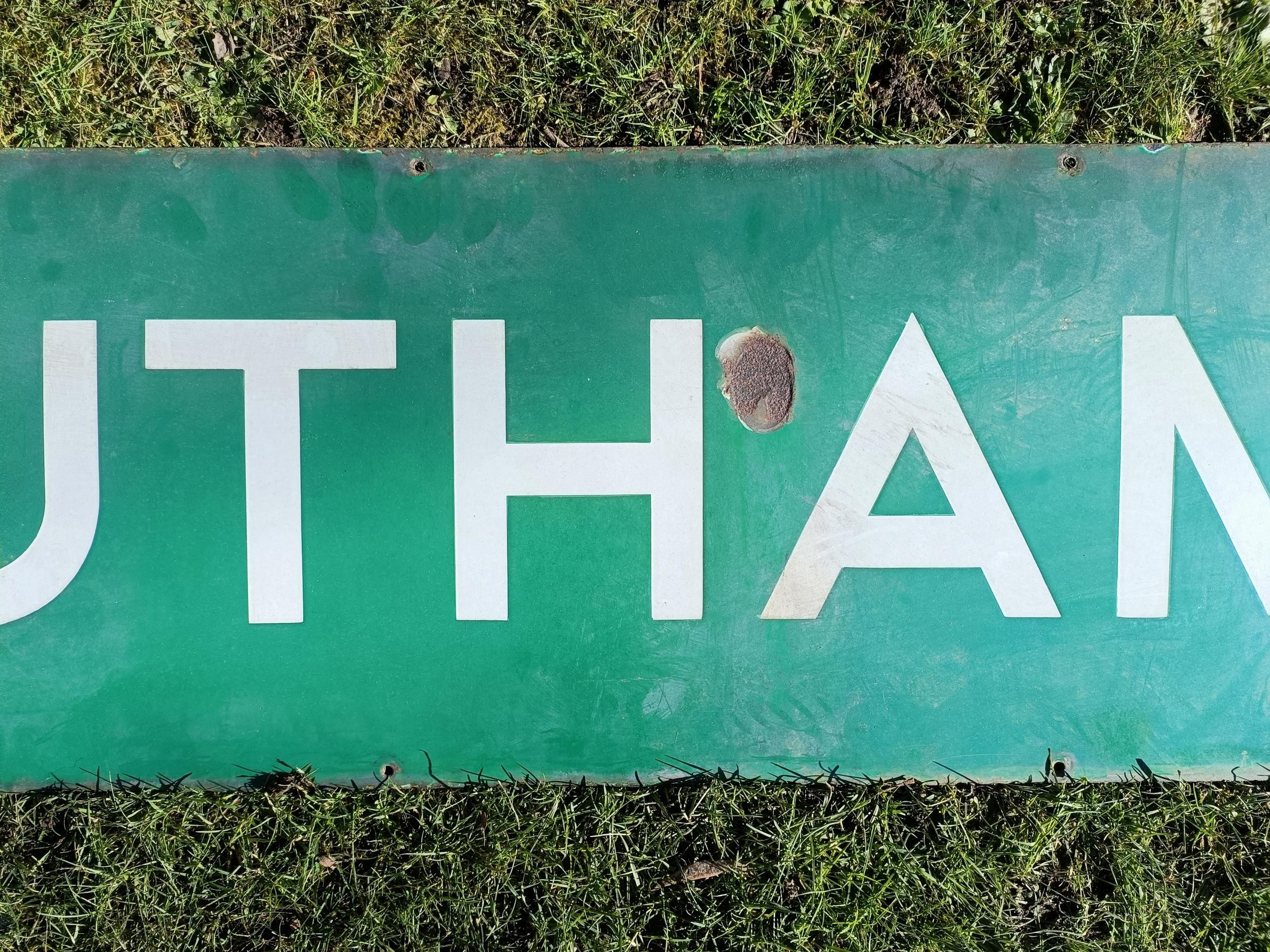 A Southampton Yard British Railways (Southern Region) green enamel station sign, in two pieces, - Bild 4 aus 14