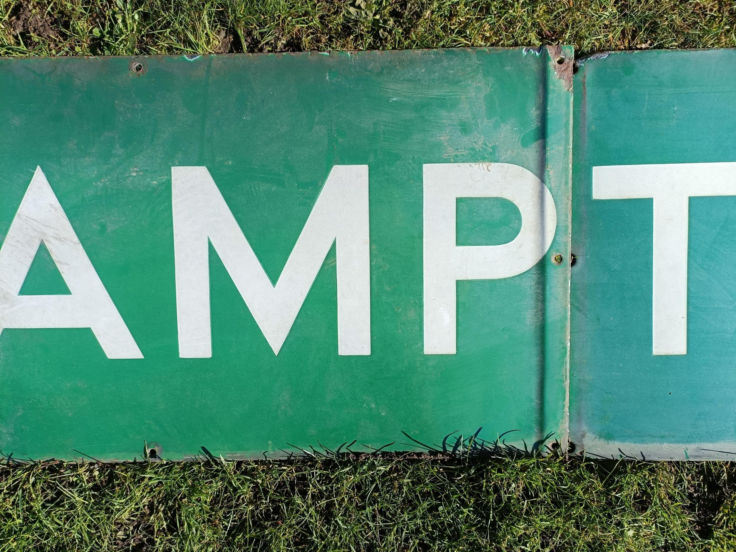 A Southampton Yard British Railways (Southern Region) green enamel station sign, in two pieces, - Bild 5 aus 14