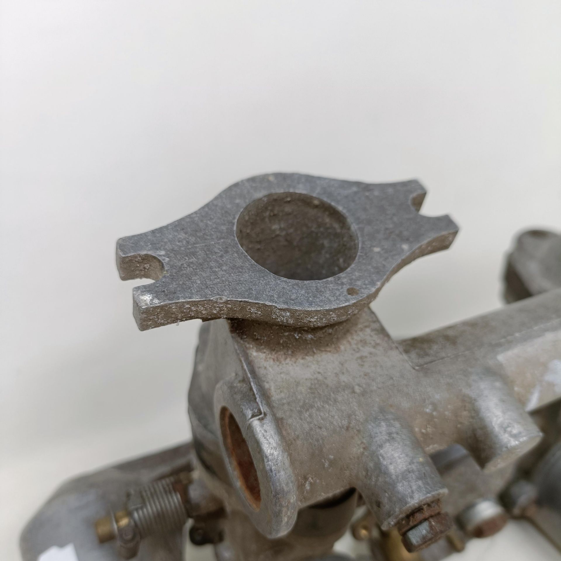 A pair of 1 1/4 inch SU carburettors, 6 inches between centres, on a manifold - Image 11 of 12