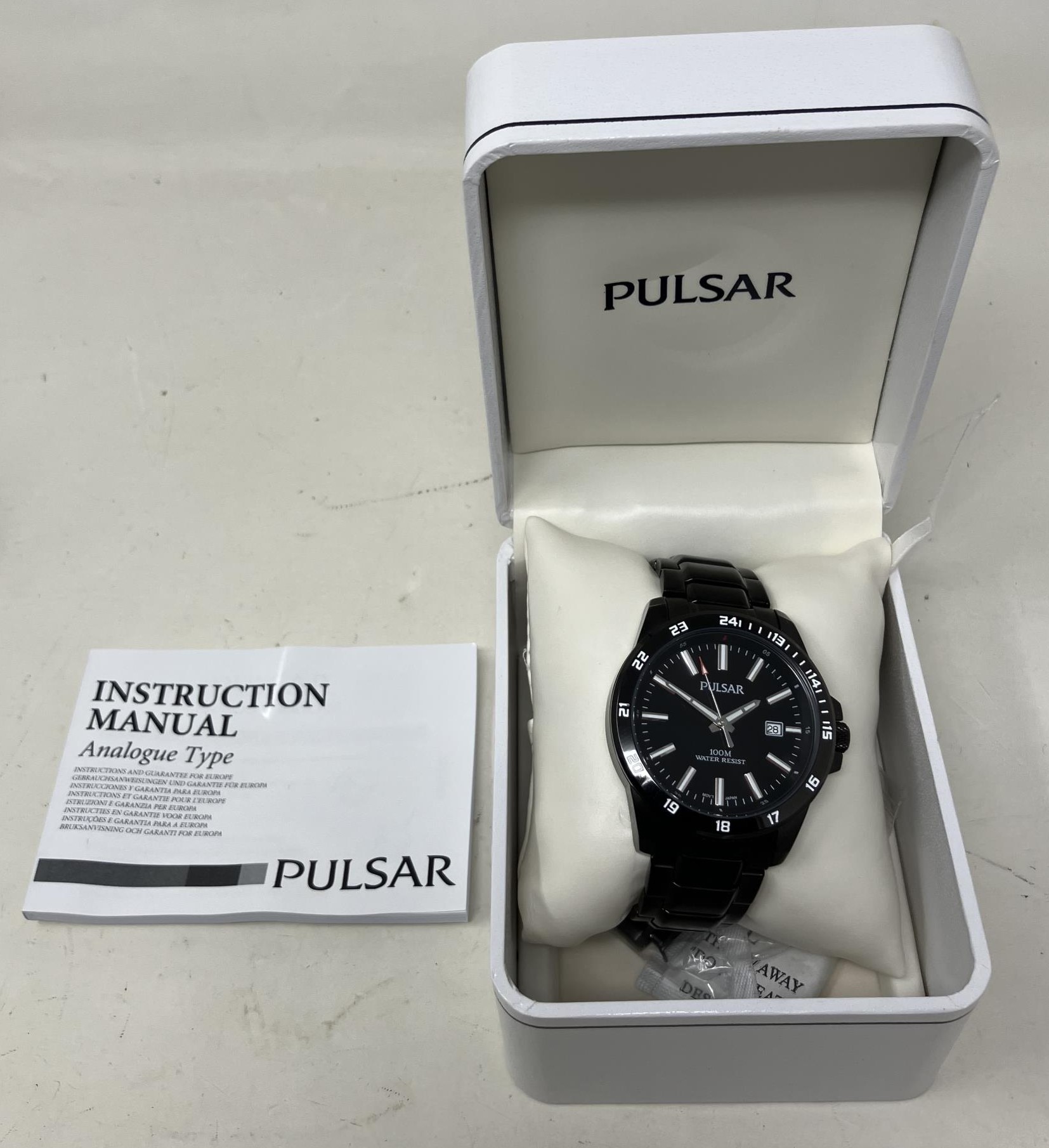 A gentleman's stainless steel Pulsar 100M water resist wristwatch, boxed, with instruction manual - Bild 2 aus 4