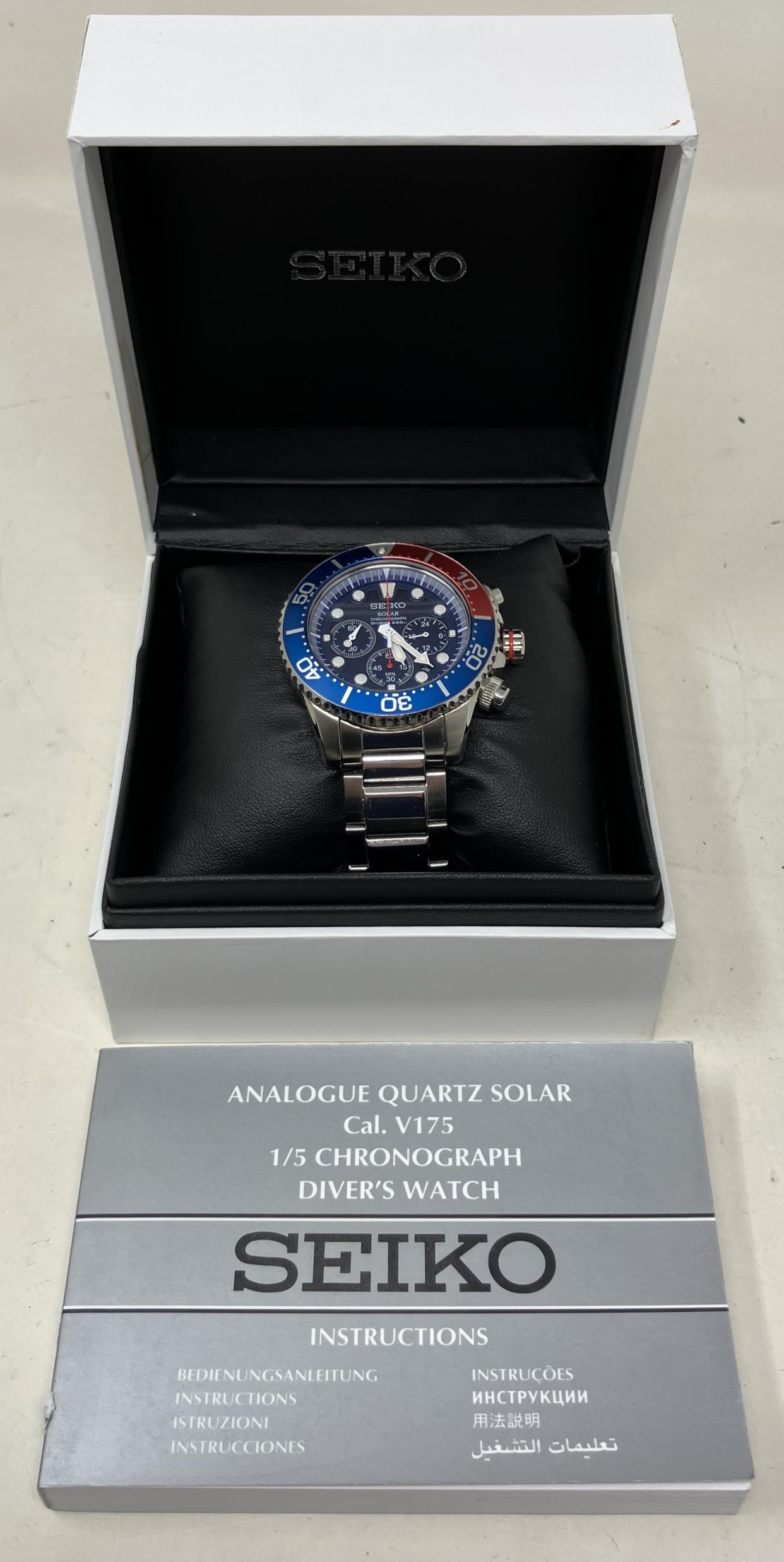 A gentleman's stainless steel Seiko Solar Chronograph Divers 200 wristwatch, boxed, with - Image 2 of 3