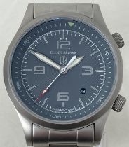 A gentleman's stainless steel Elliot Brown Canford wristwatch, boxed, with manual, spare links and a