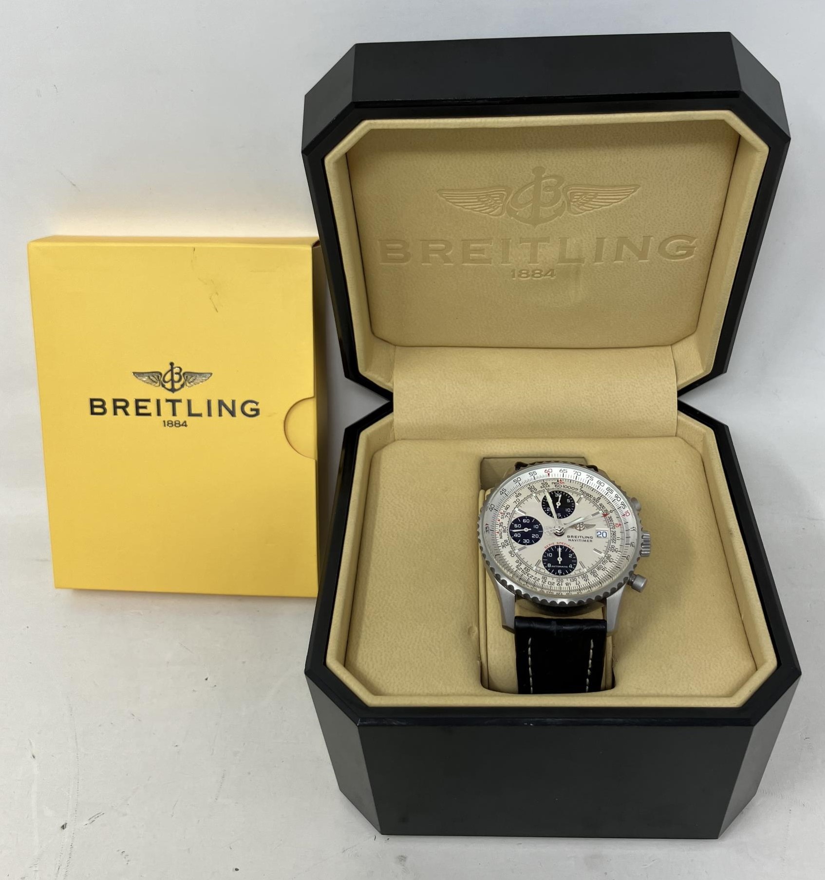 A gentleman's stainless steel Breitling Navitimer wristwatch, on a leather strap, boxed, with - Bild 2 aus 3