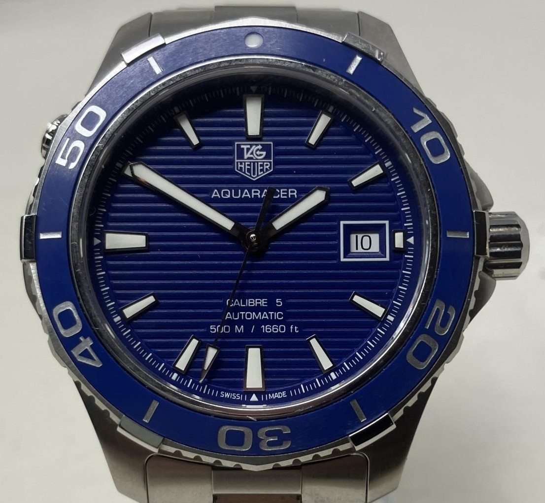 A gentleman's stainless steel Tag Heuer Aquaracer Calibre 5 Automatic 500M/1660FT wristwatch, on a