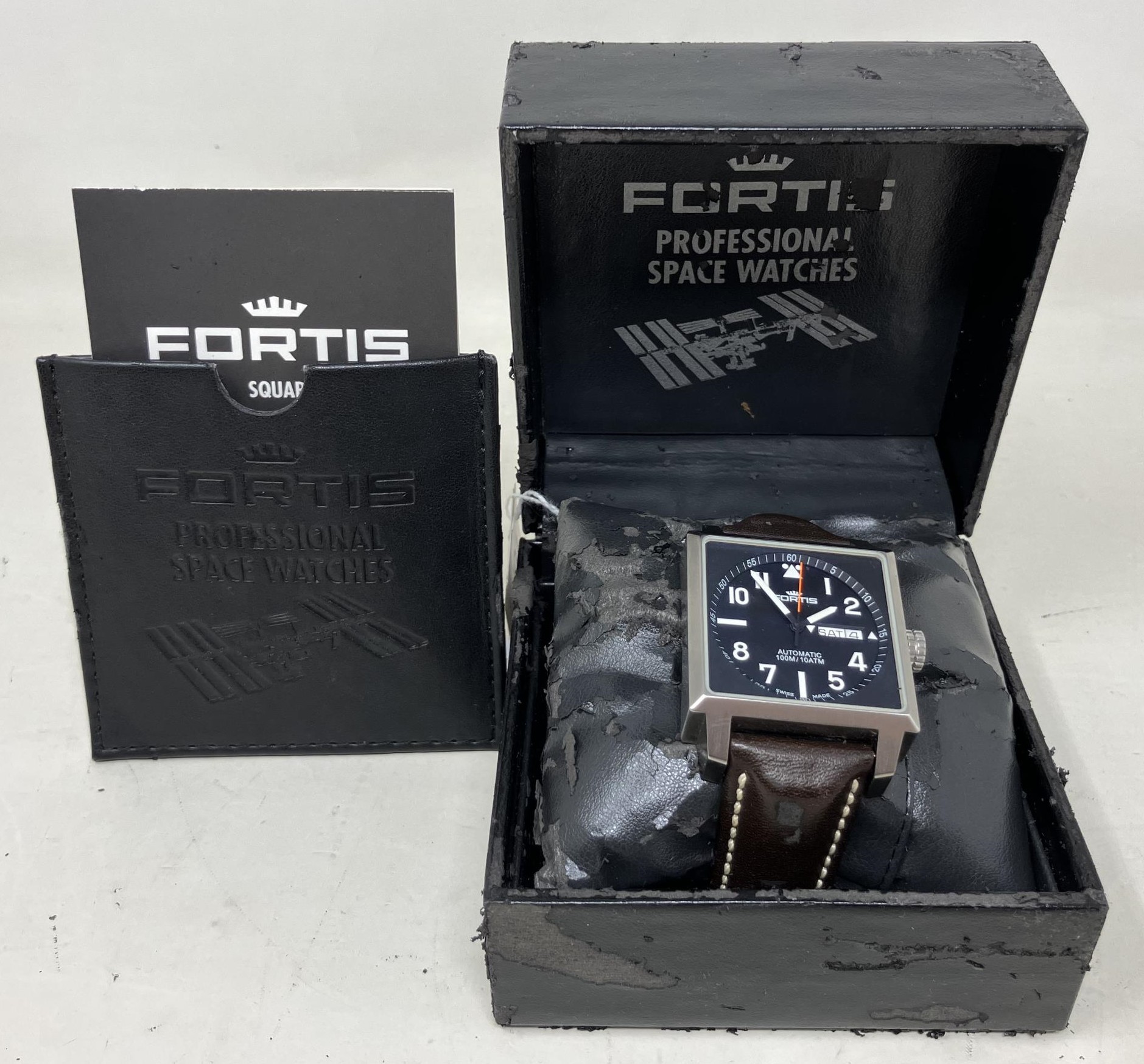 A gentleman's stainless steel Fortis Square no.2037 wristwatch, on a leather strap, boxed watch - Image 3 of 3