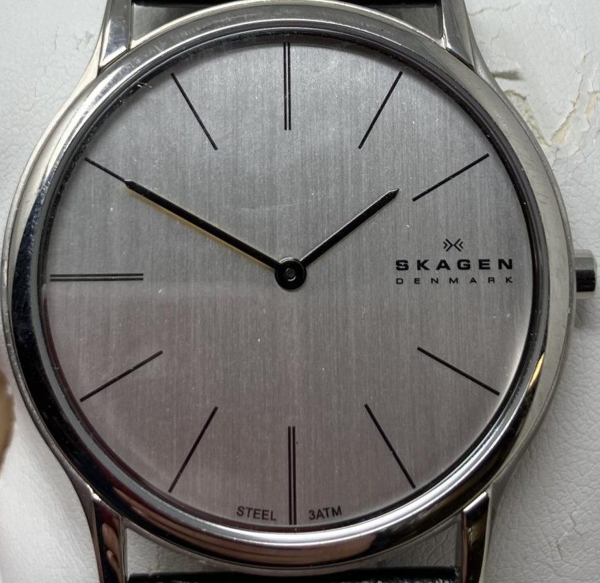 A gentleman's titanium Skagen 809XLTBLN wristwatch, on a leather strap, boxed, with warranty and - Image 2 of 4