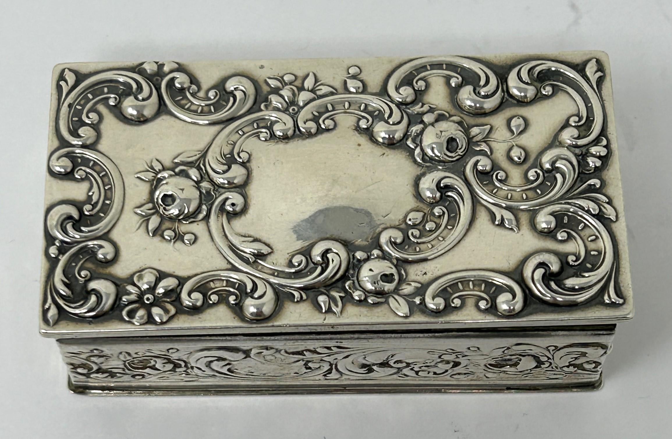 A sterling silver stamp box - Image 2 of 5
