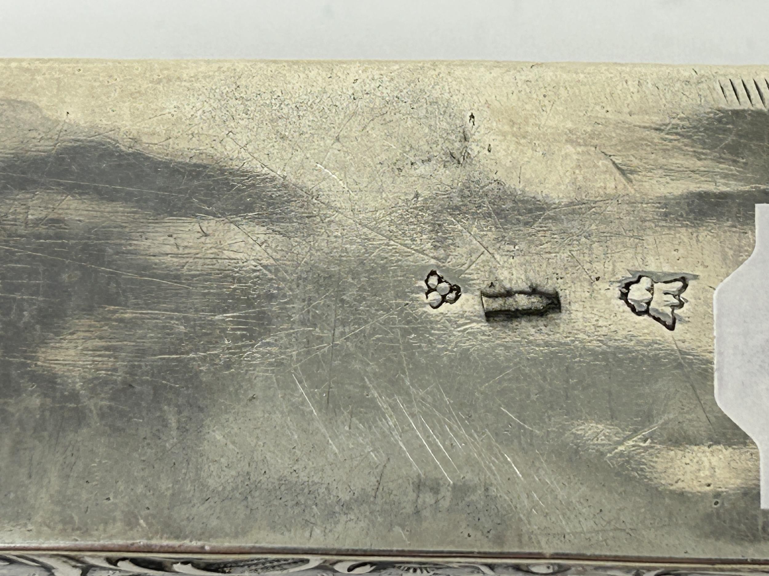 A Continental silver box, decorated children, import marks for 1896, 2.8 ozt - Image 4 of 5